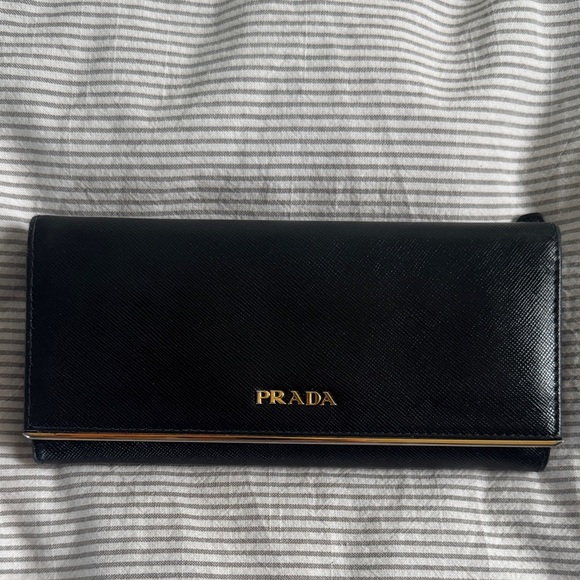 Prada Black Leather Wallet with Gold Logo - Picture 1 of 3